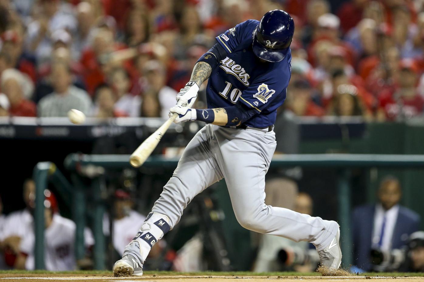 Milwaukee Brewers: Ysamani Grandal headed to the White Sox