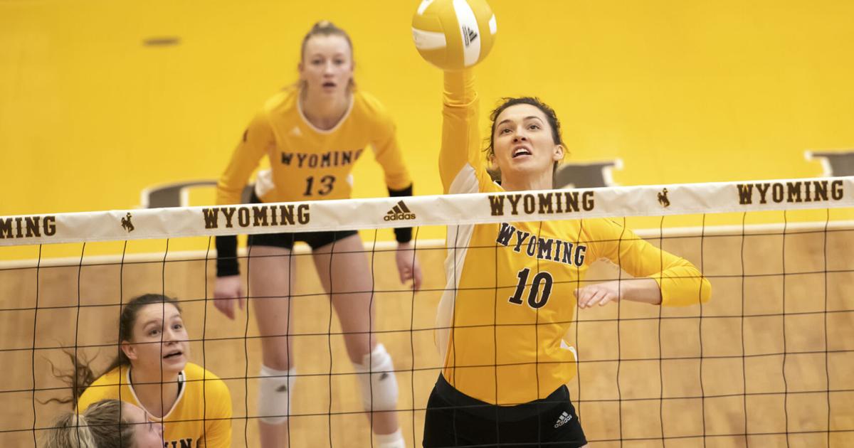UW volleyball improves to 40 on the season University Of Wyoming UW volleyball improves to 40 on the season University Of Wyoming