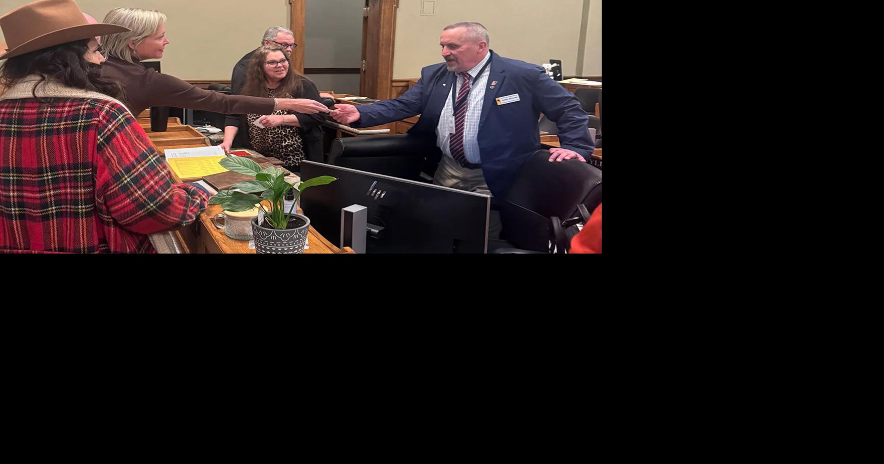 Campaign checks did not constitute bribery, but conduct ‘must never occur again,’ Wyoming legislative panel concludes