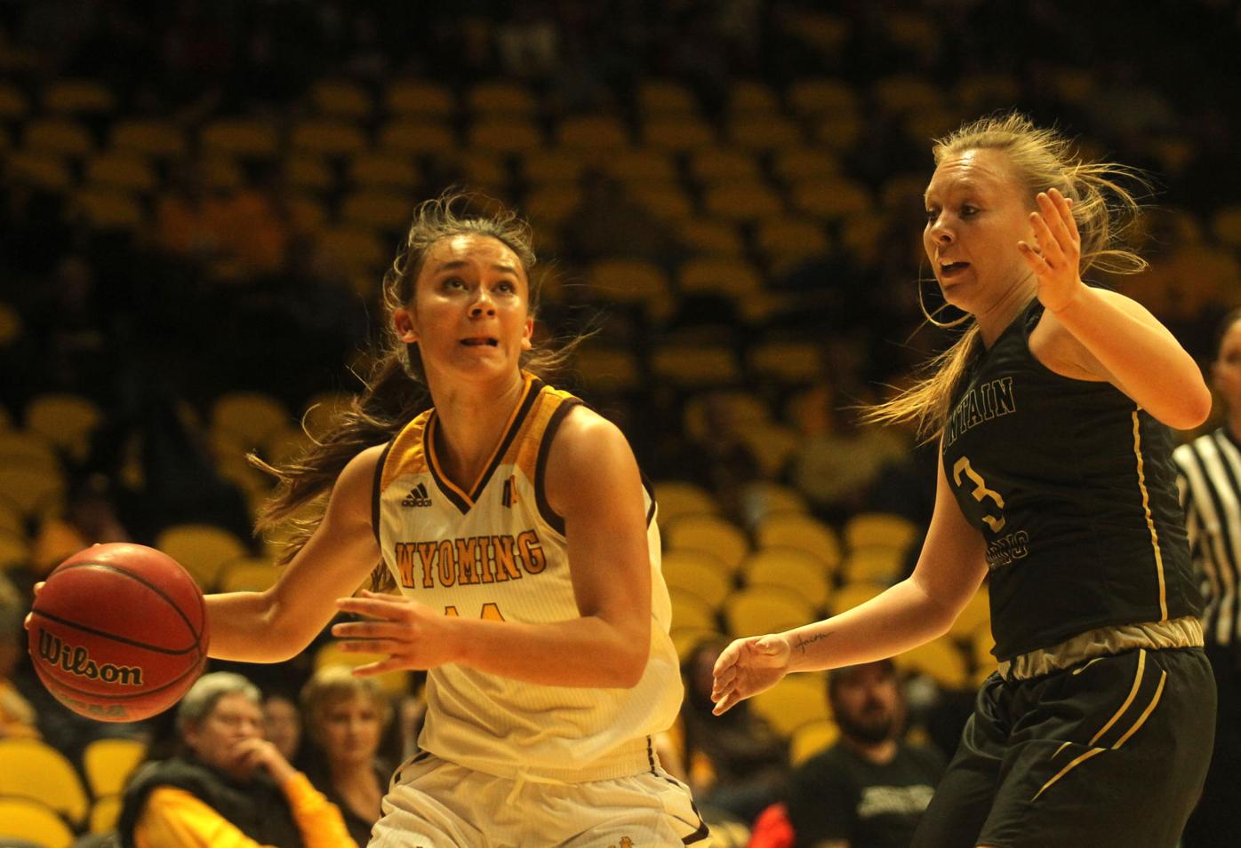 20181114_Cowgirls vs UCCS_jb_19_Quinn Weidemann.JPG