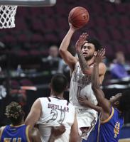 UW men's hoops picks up commitment from New Mexico State guard