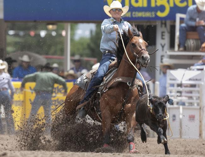 Kimzey out-duels Wright in tough bull riding field | Cfd | wyomingnews.com