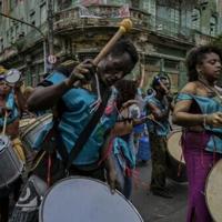 Viciados em crack dançam em espetáculo paralelo no carnaval do Brasil |  Nacional