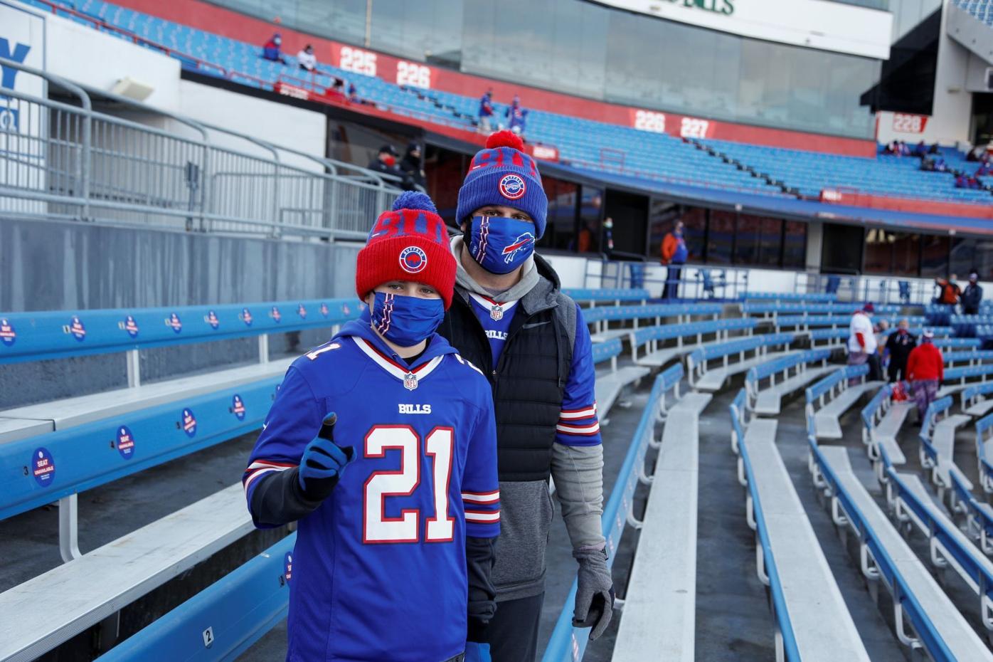 Lucky few Bills fans eager to cheer on team from stands – KGET 17