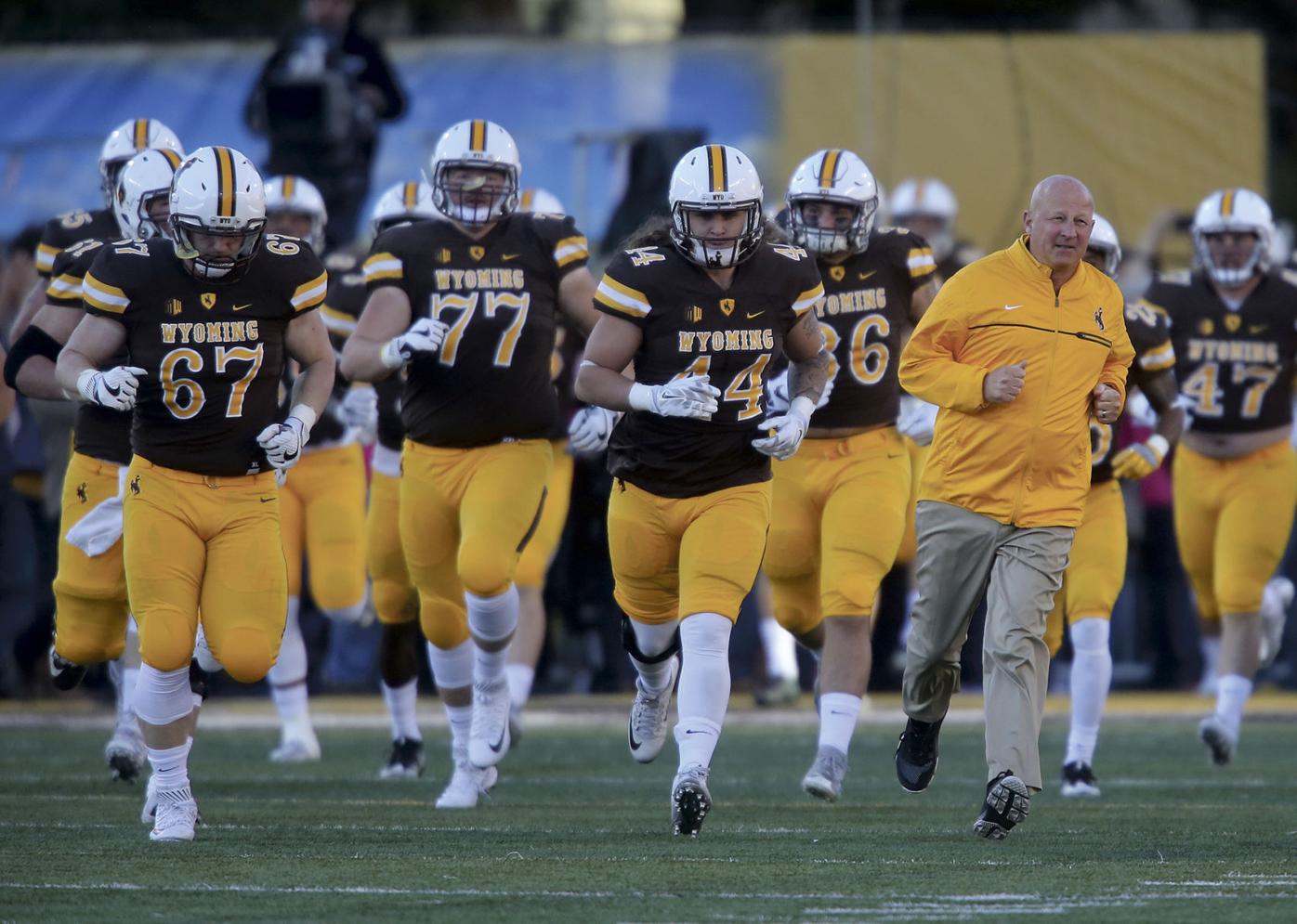 UW goes proactive in signing Bohl to long-term extension | Football |  wyomingnews.com