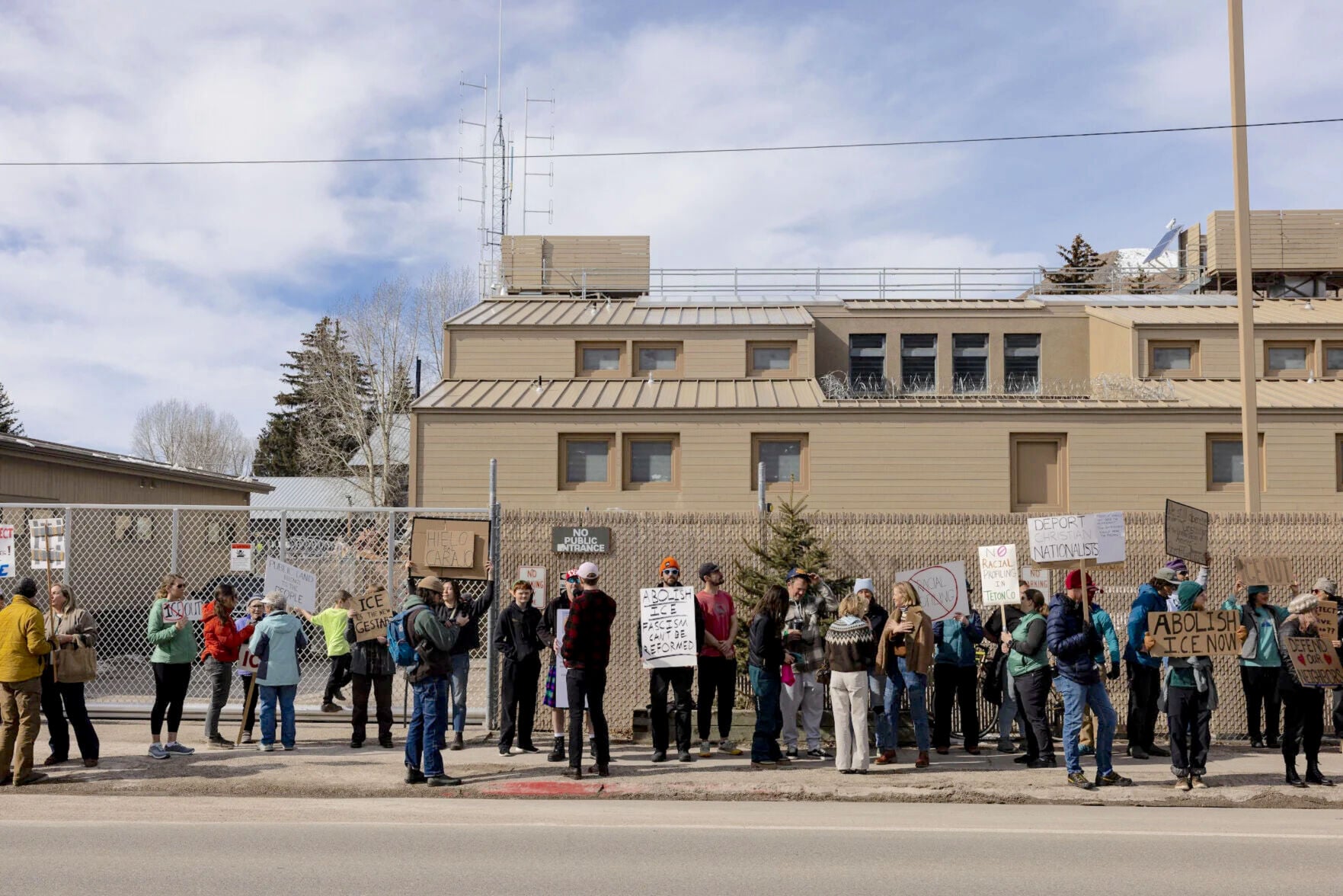 Call Sign Jackson Jackson residents call for a show of support for immigrants from Teton ...