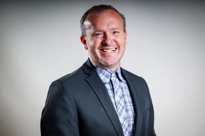 WY Gubernatorial Hopeful Switches Parties Again