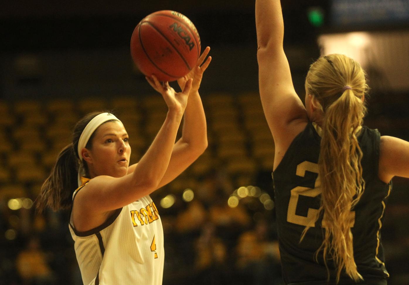 20181114_Cowgirls vs UCCS_jb_22_Taylor Rusk.JPG
