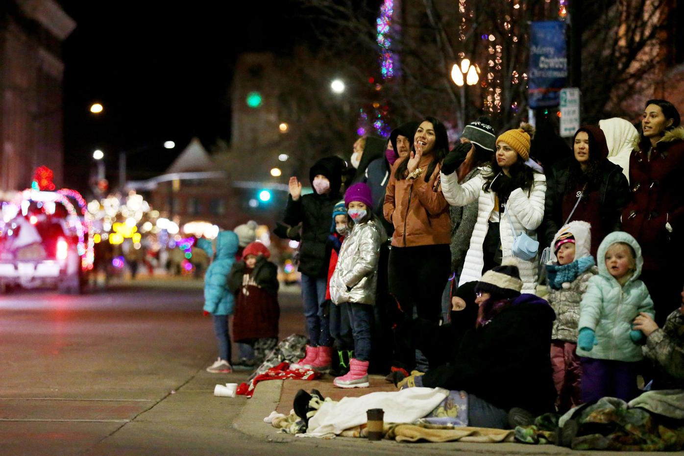 Laramie Wyo Christmas Parade 2022 Photos From The 30Th Annual Cheyenne Christmas Parade | | Wyomingnews.com