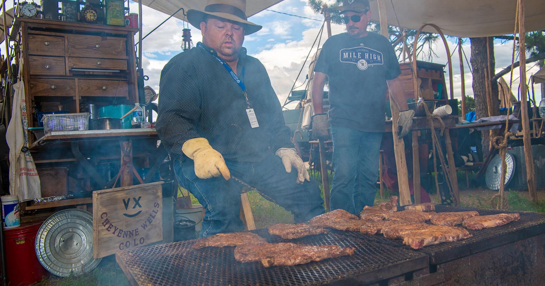 Chuckwagon cooking brings out the best in CFD crowd - Vimarsana News