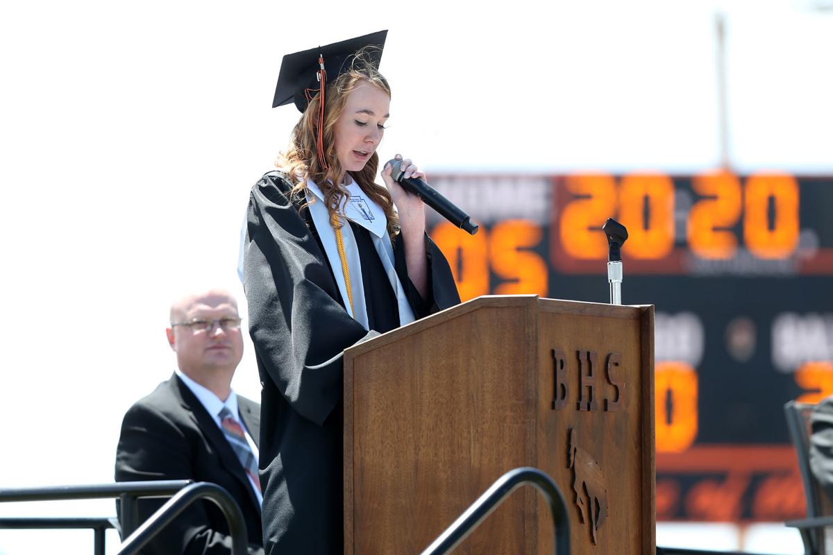 20200517-news-burnsgraduation-mc-19.JPG