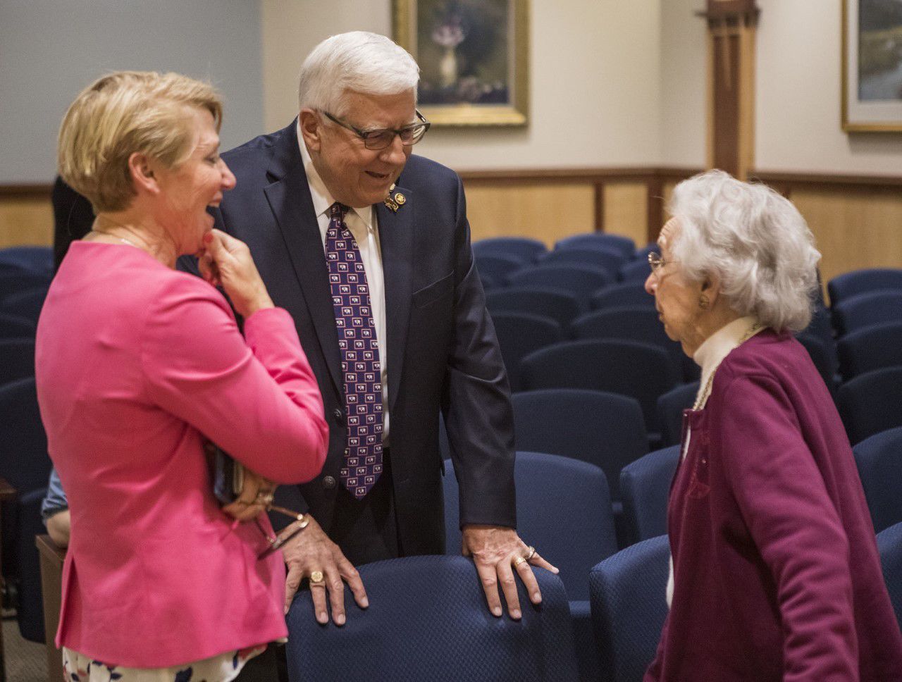 Colleagues Remember Former Sen. Mike Enzi As Passionate Leader, Family ...