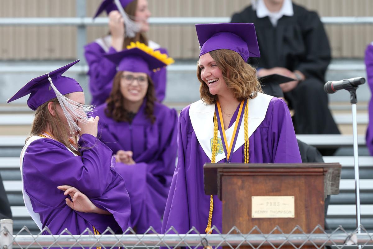 20200517-news-pinegraduation-mc-18.JPG