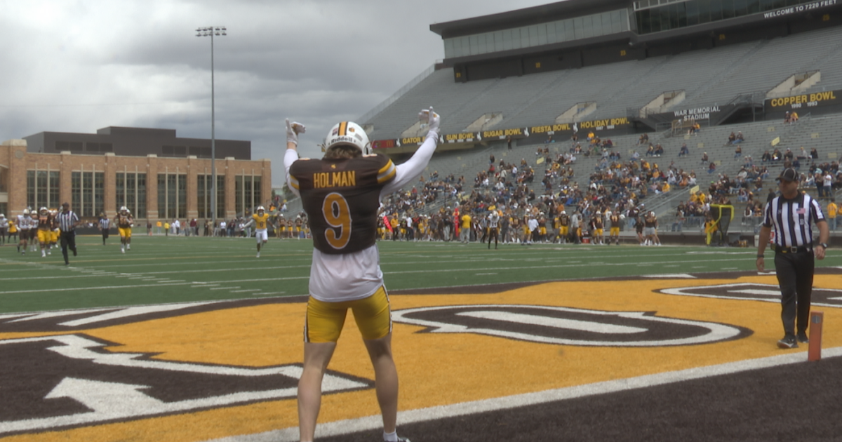 Wyoming offense shines in football spring game | Sports | wyomingnewsnow.tv