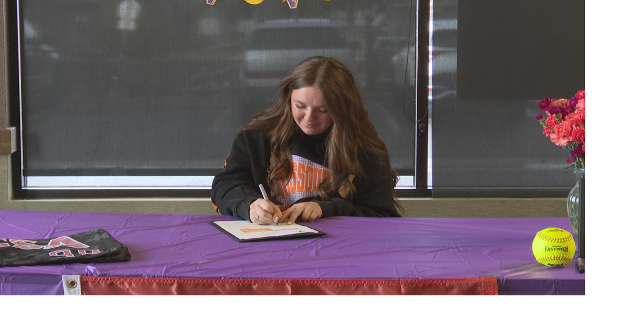 East's McKenzie Millar signs to Missouri Valley for softball
