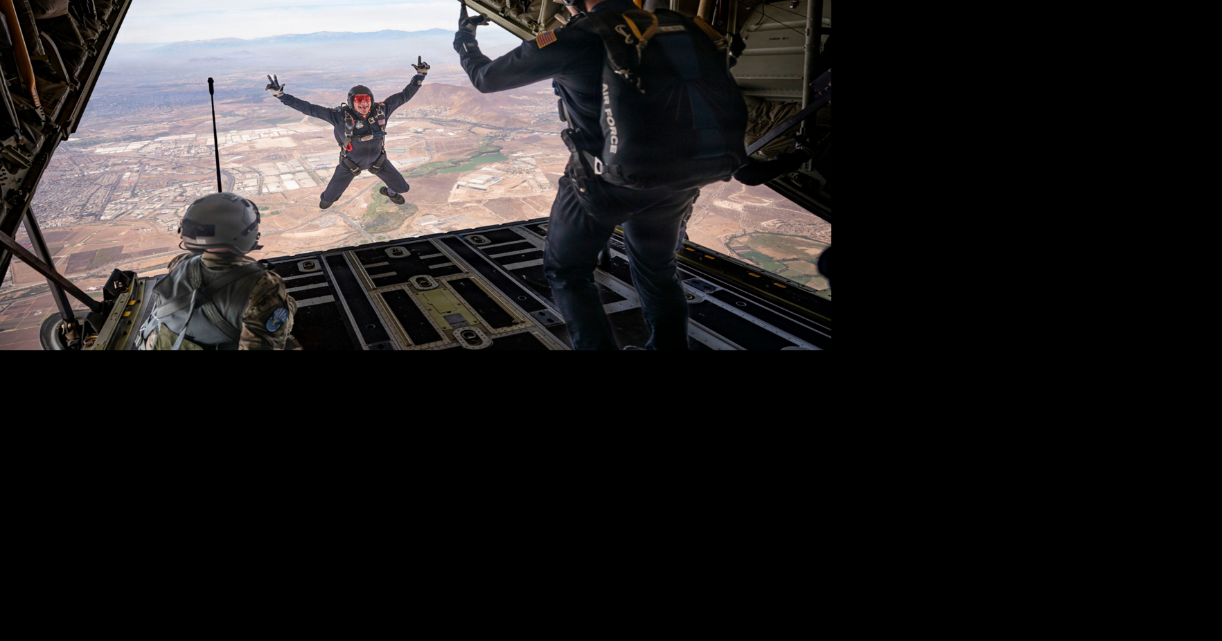 US Air Force shows off parachute skills at Chile space fair