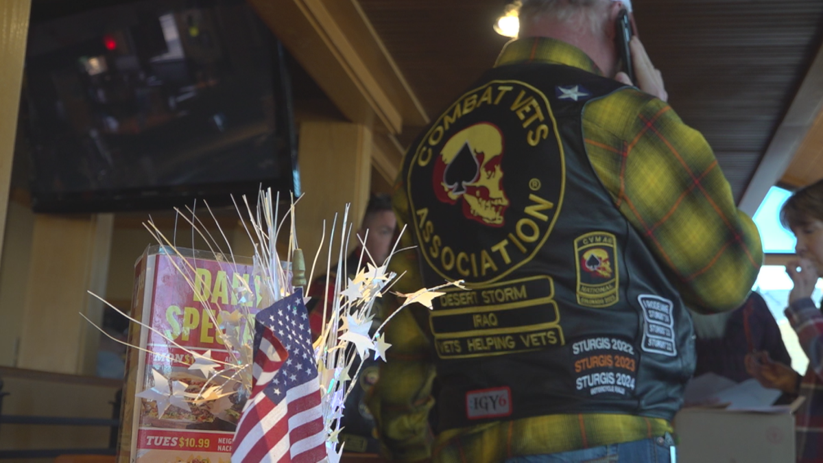 Meals on Wheels of Cheyenne delivers Applebee's meals to Veterans