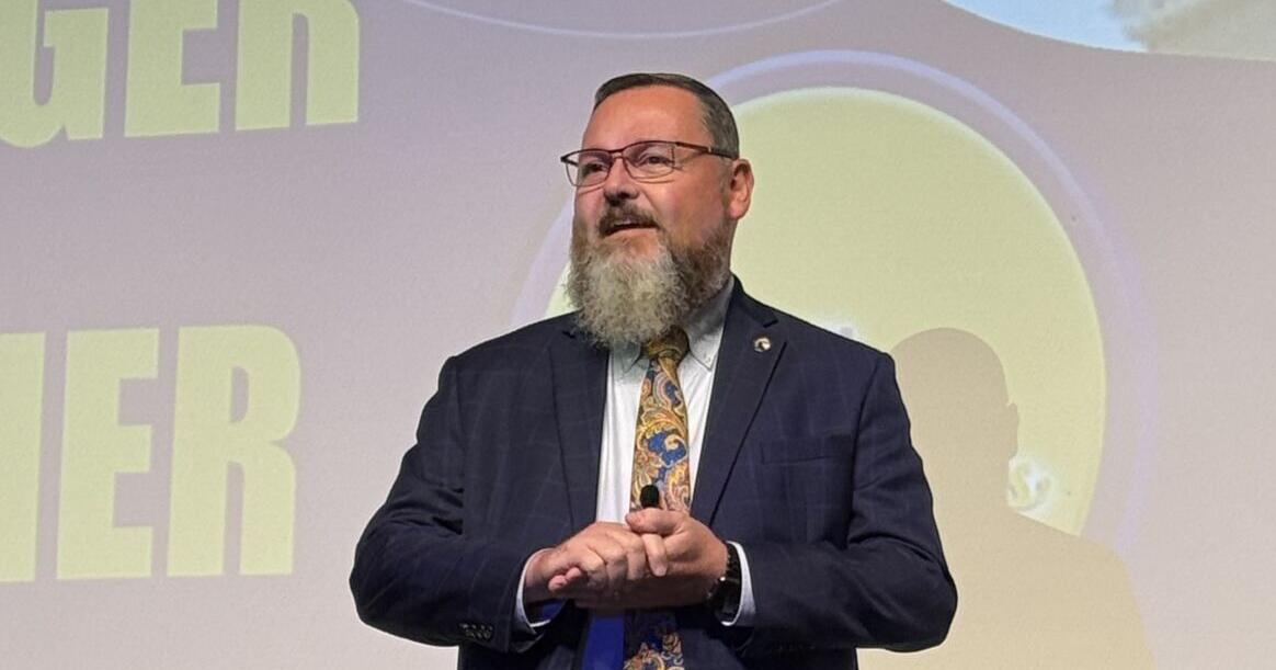 Elkin's Superintendent to leave for Surry County Schools
