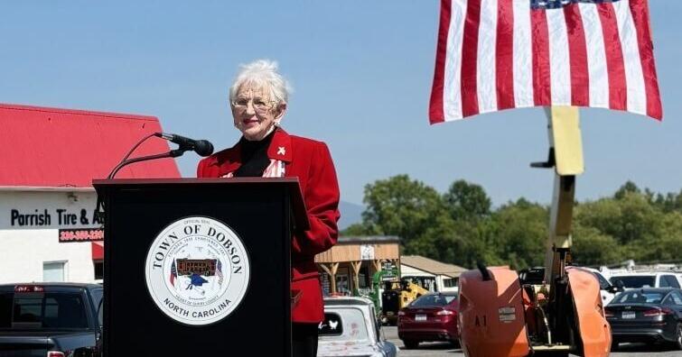 Foxx, local leaders dedicate Dobson's 'Tree of Liberty'