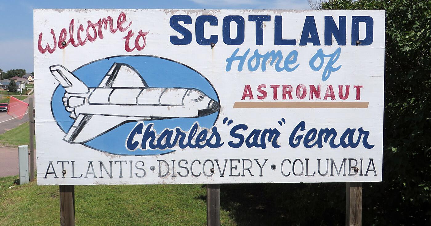 Scotland School Administrator Resigns - Vimarsana News
