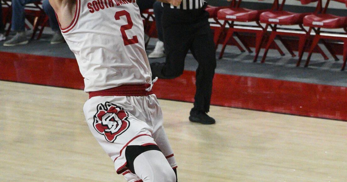 Men’s Basketball: Coyotes Outlast Southern Indiana 89-74