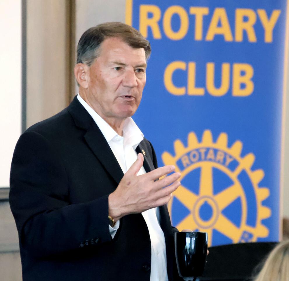 Rounds Discusses AI, Data Centers, Postal Issues During Rotary Talk