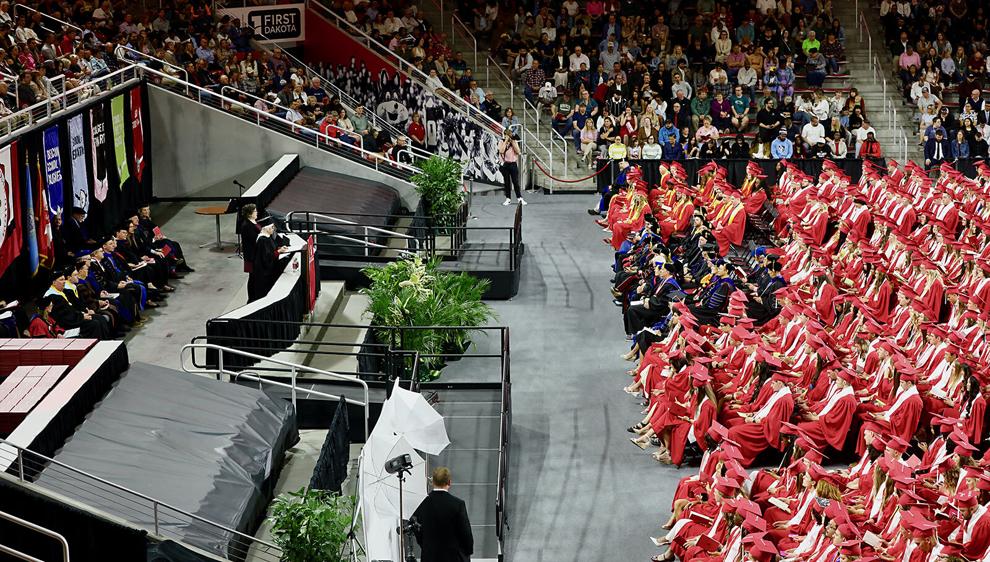 USD: At Commencement, Tuve Urges Grads To ‘Give Back’