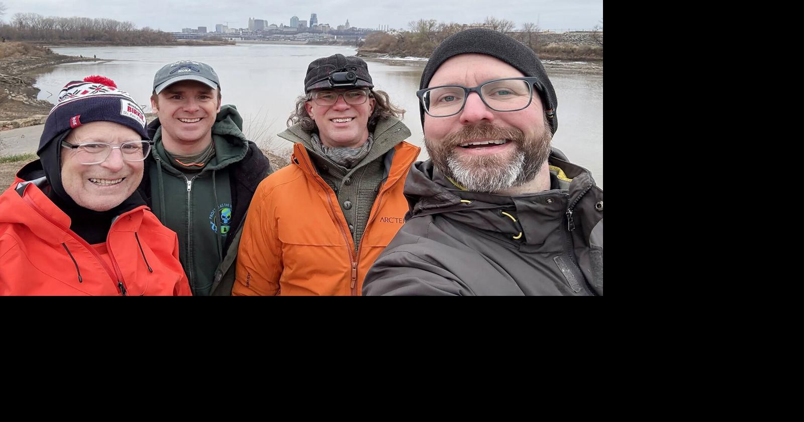 FOMNRR Hosts Missouri River Speed Record Paddler Team