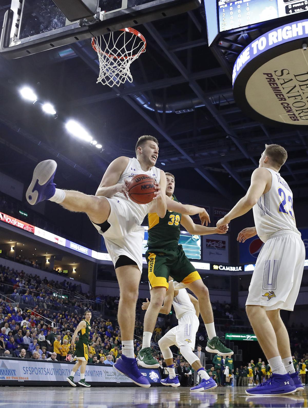 Jackrabbit Men Roll To Summit League Finals Berth Sports