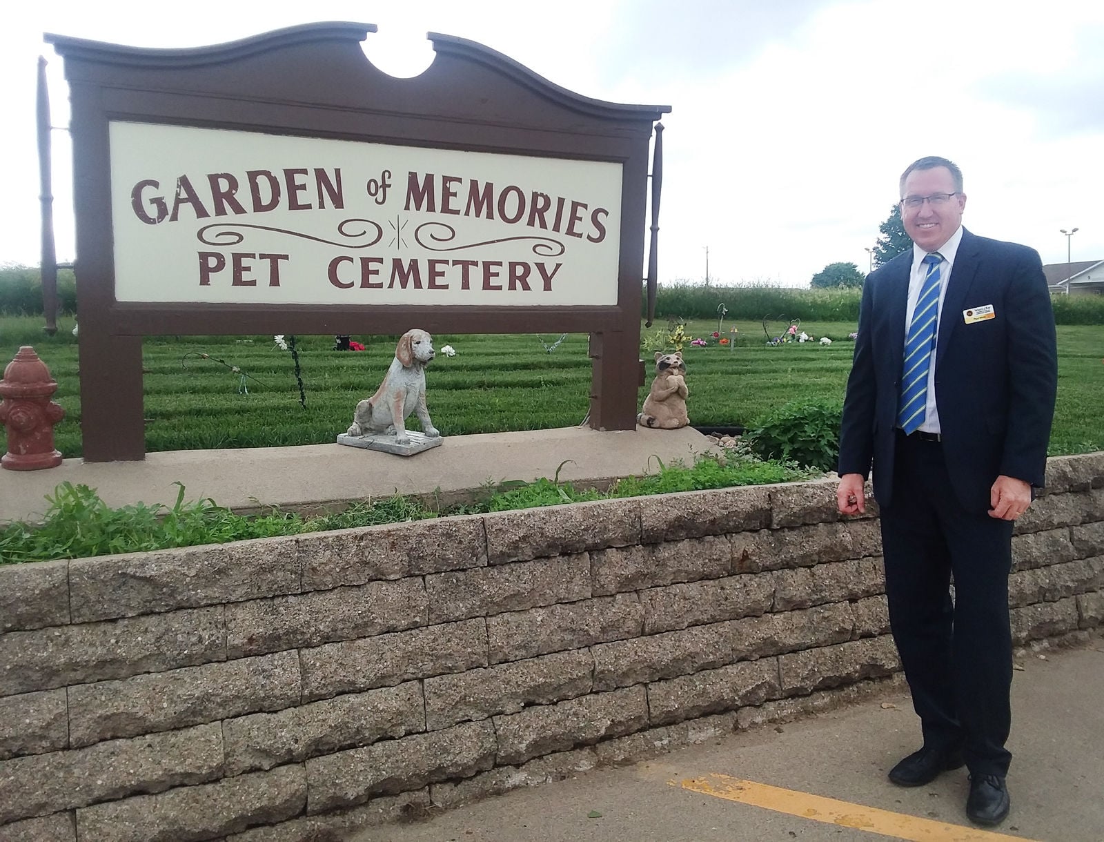 friends of the family pet cemetery