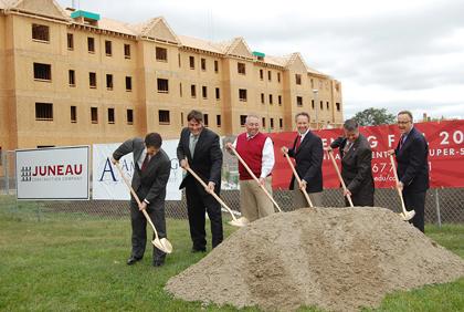 Photos: USD President Jim Abbott moves out of dorm room