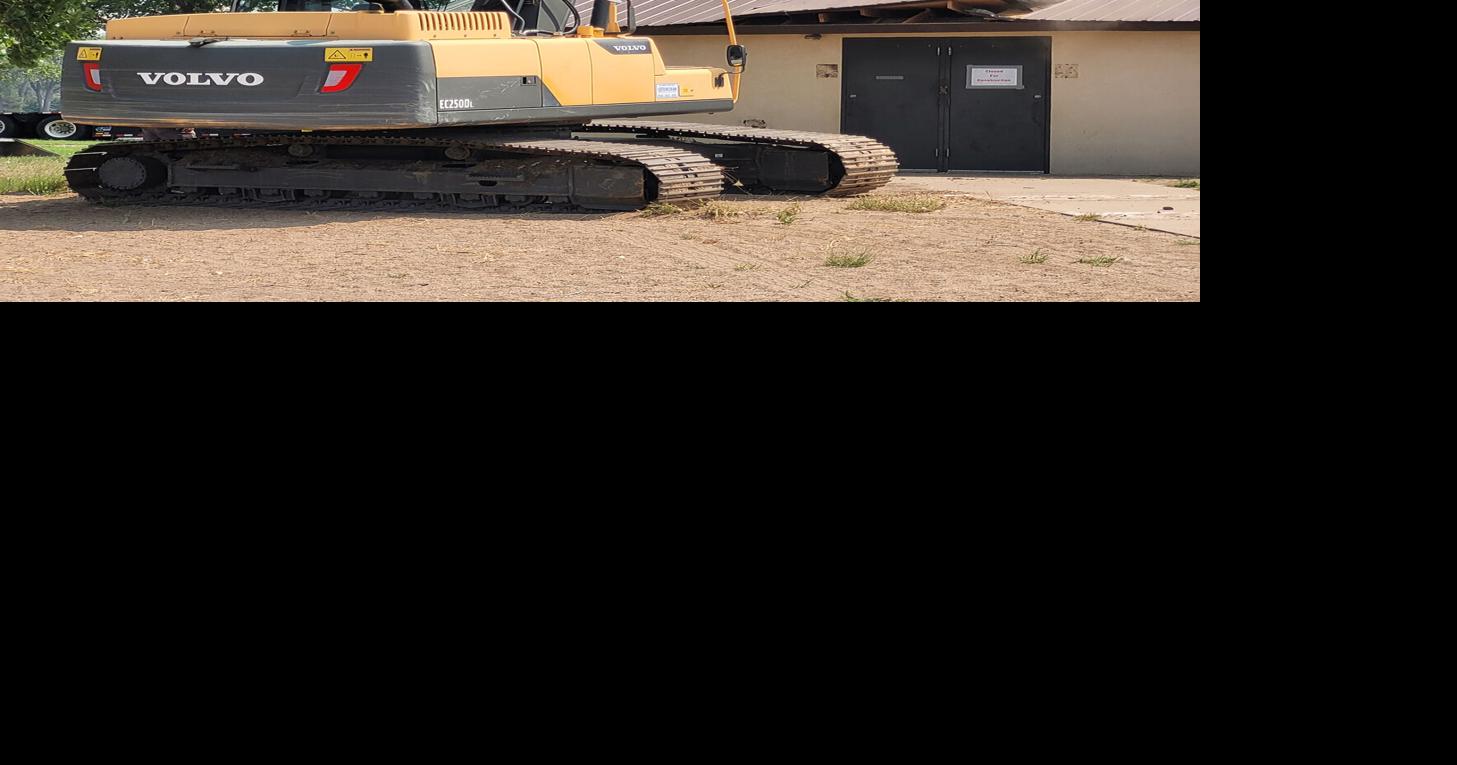 Work Begins To Erect New Bath House At Lake Yankton Community