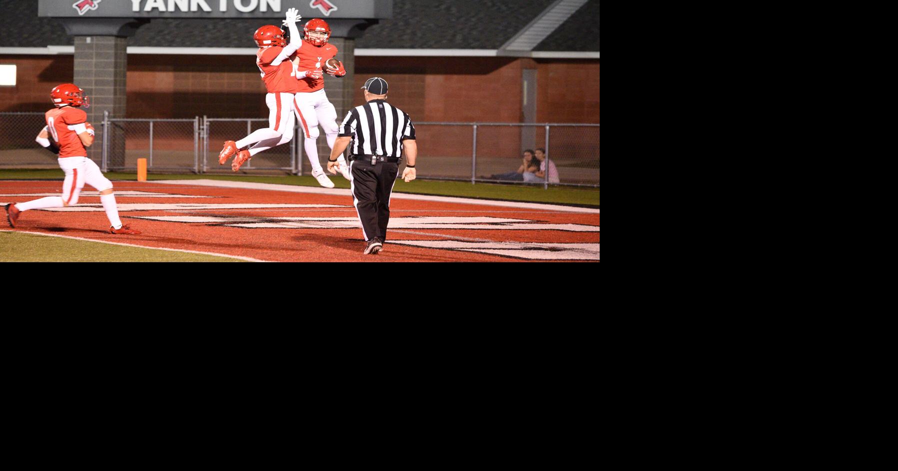 Football: Bucks Topple Titans 31-7 | Sports | yankton.net