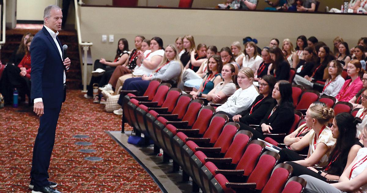 Thune Addresses Girls State Delegates