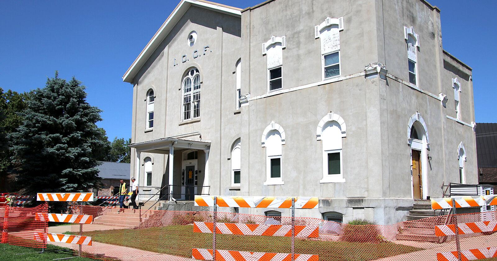 Historic Yankton Building Evacuated After Wall Collapse - Vimarsana News