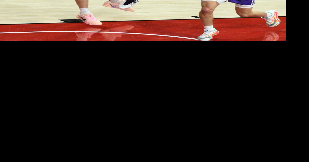 St. Thomas Surges Past South Dakota 90-78