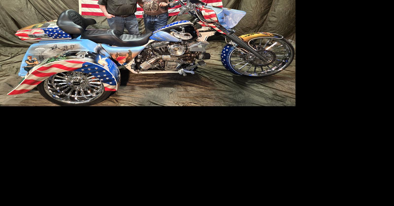 Mickey Harris celebra i 250 anni con un trike per un'asta a Las Vegas