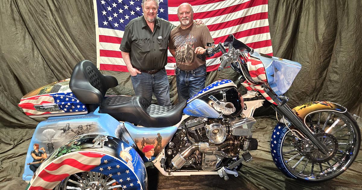 Mickey Harris celebra i 250 anni con un trike per un'asta a Las Vegas