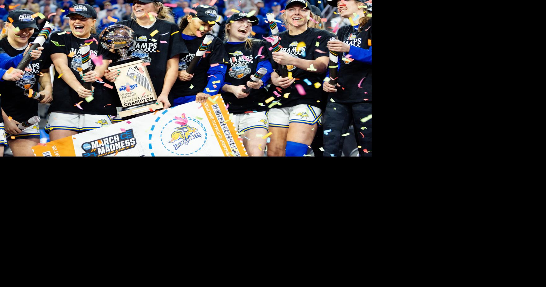 Sportswriters Announce Year-End Awards