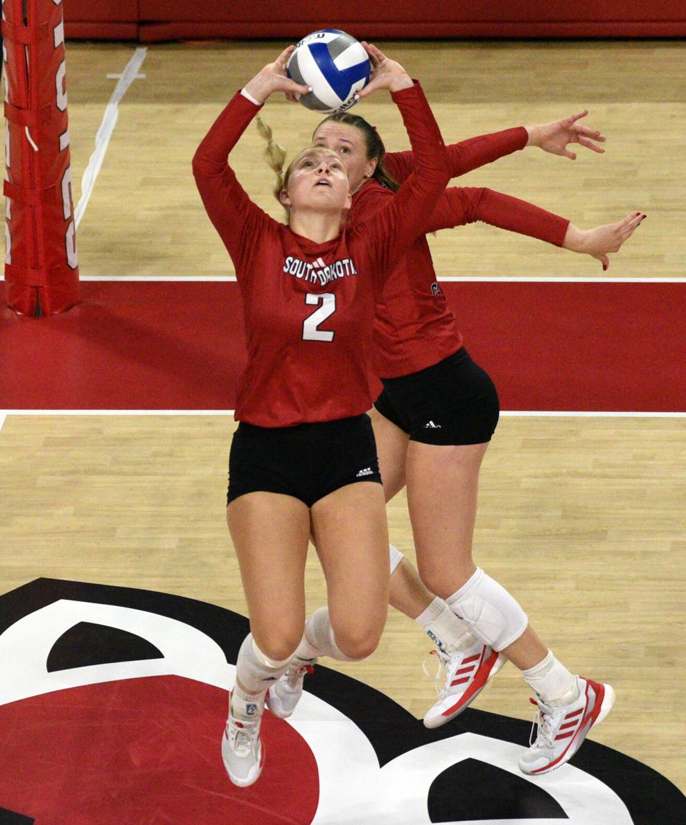 Volleyball USD’s Van Hook Shares Summit Honors Sports