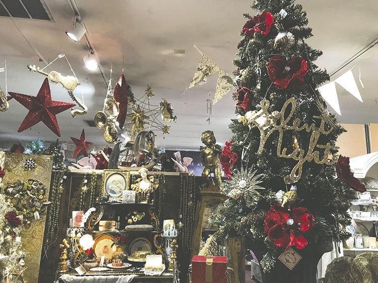 Christmas Decorations At Local Businesses Awarded By City School