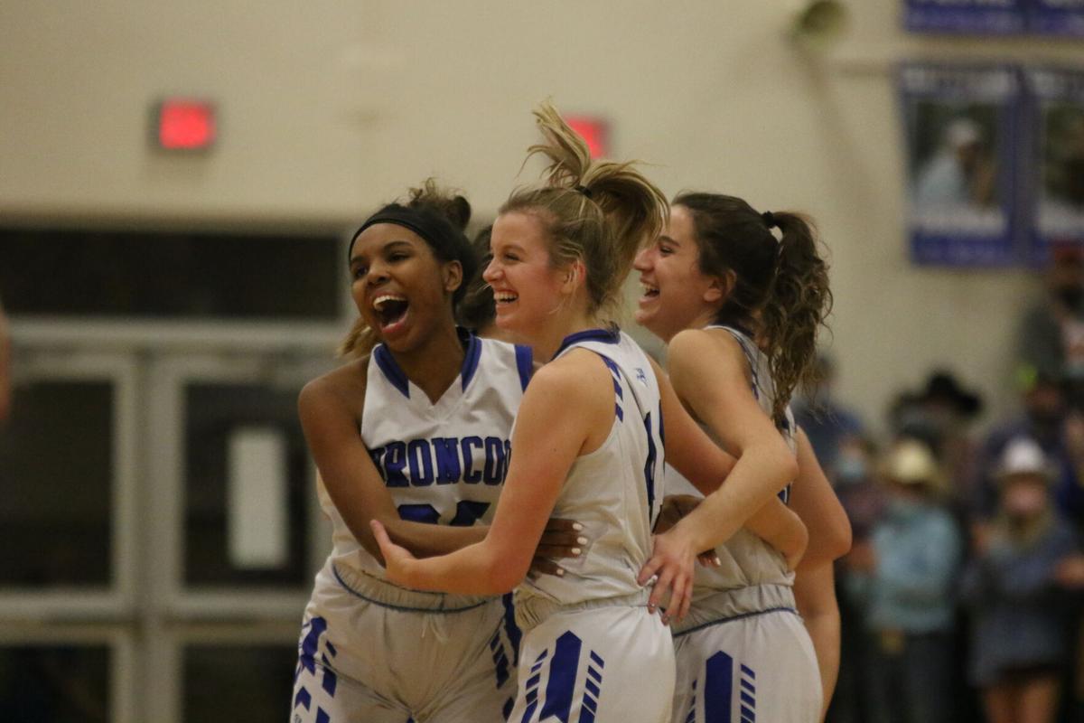 Centennial celebrates SNC Tournament win