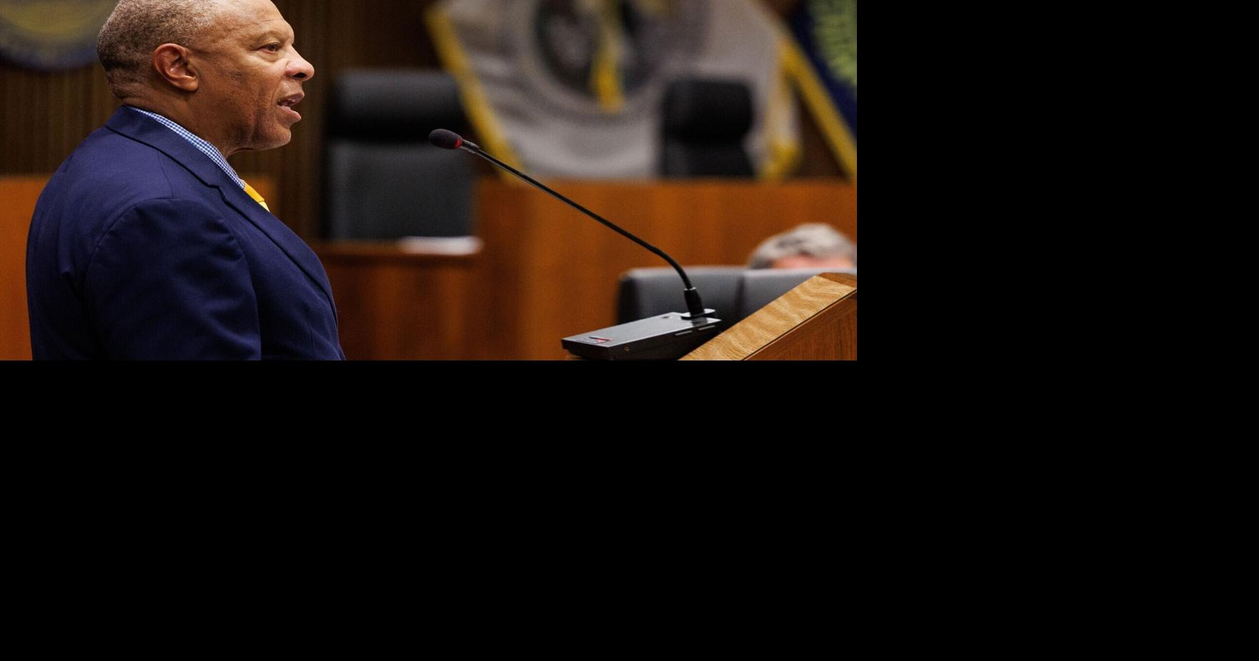 Ewing signs Omaha minimum wage ordinance, says teen earnings help families