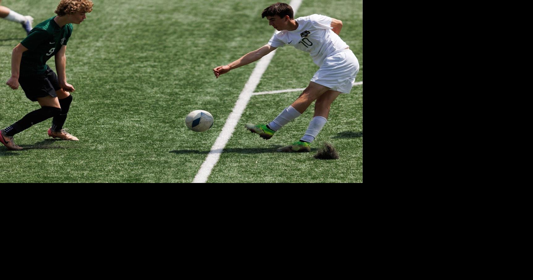 Top-ranked Gretna survives late pressure from Lincoln Pius X at state
