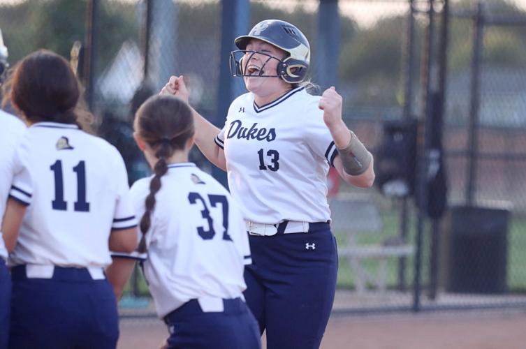 Lauryn Mattox inks with Briar Cliff softball