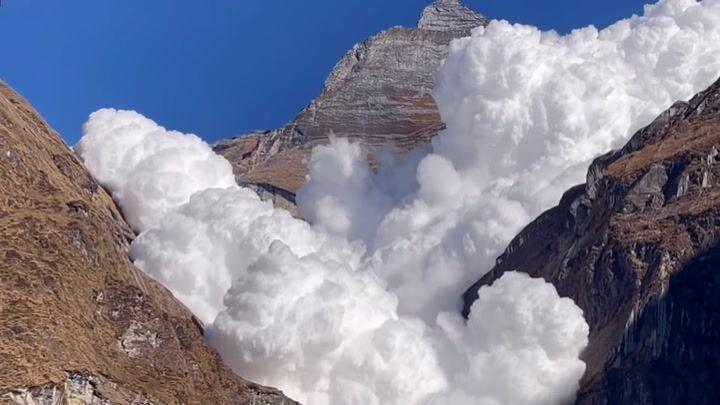 Watch Now: Massive avalanche caught on camera in Nepal, and more of today's top videos | Latest ...