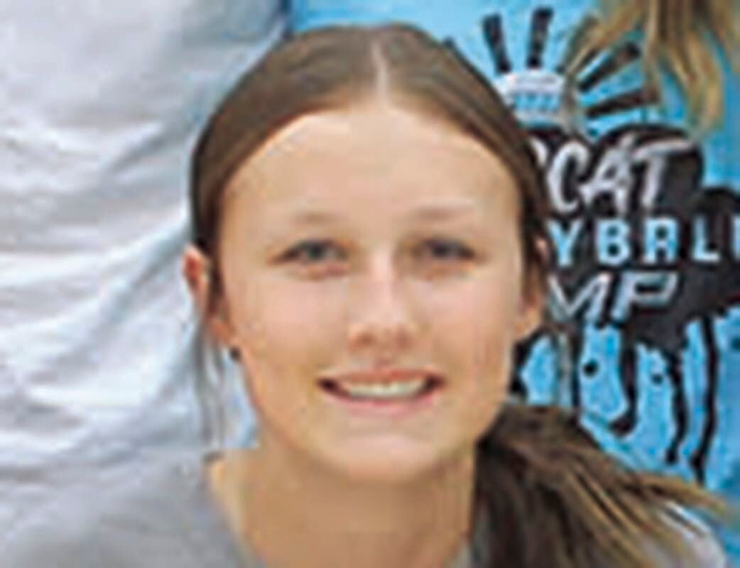 EMF sweeps Pawnee City, Lewiston at home volleyball tri