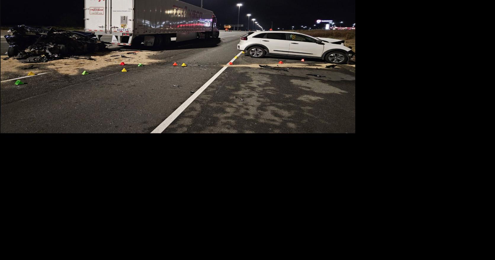 Highway 400 blocked in Vaughan after Monday night crash