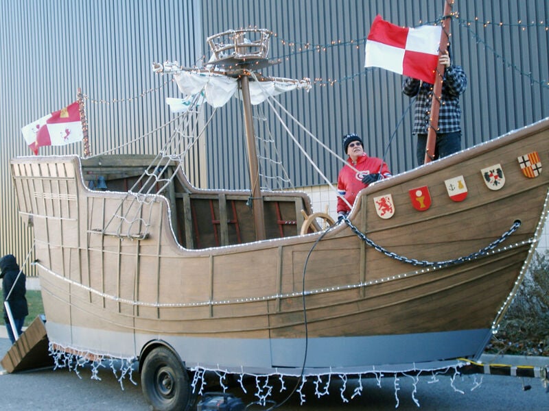 Knights of Columbus see late member's dream to fruition in Aurora Santa Claus Parade Knights of Columbus see late member's dream to fruition in Aurora Santa Claus Parade