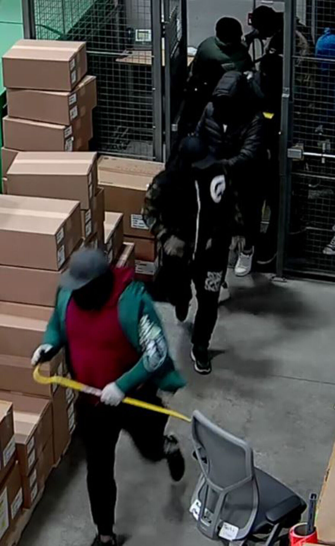 11 suspects sought after alleged Richmond Hill break-in